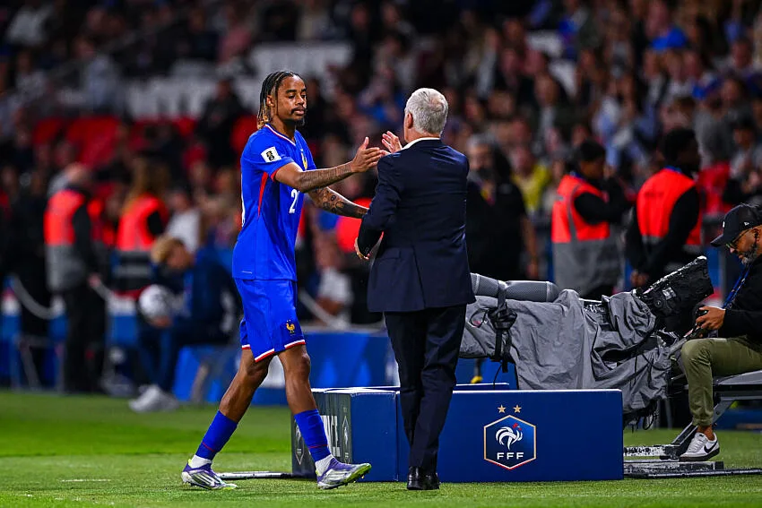 Deschamps et Barcola avec les Bleus, contre l'Islande