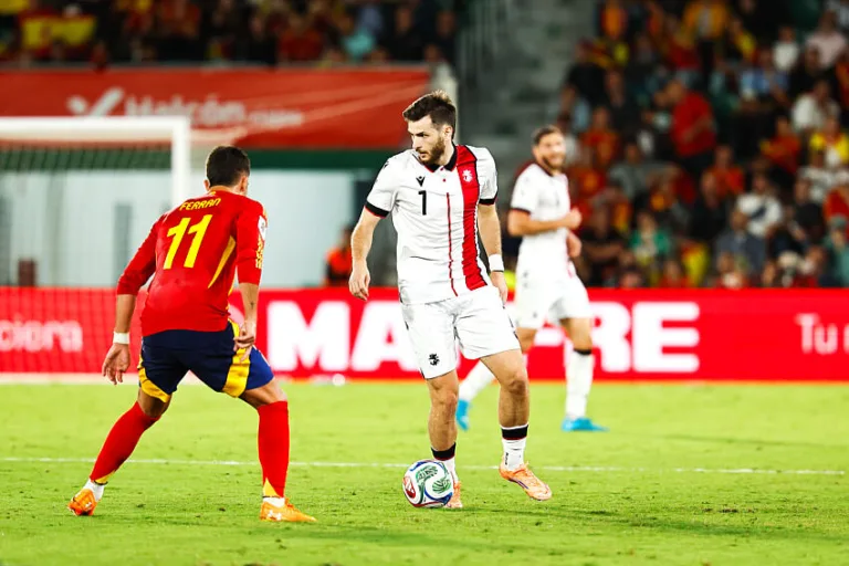 Kvaratskhelia face à l'Espagne avec la Géorgie