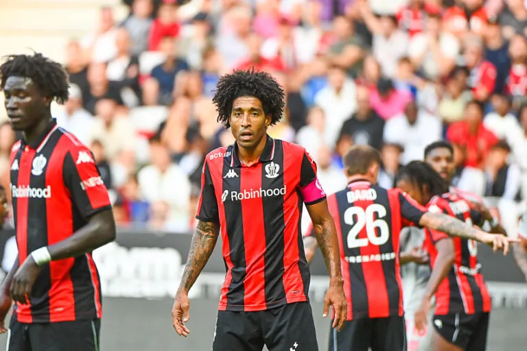 Dante lors d'OGC Nice - OL