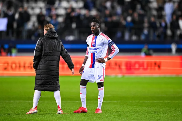 Moussa Niakhaté avec l'OL