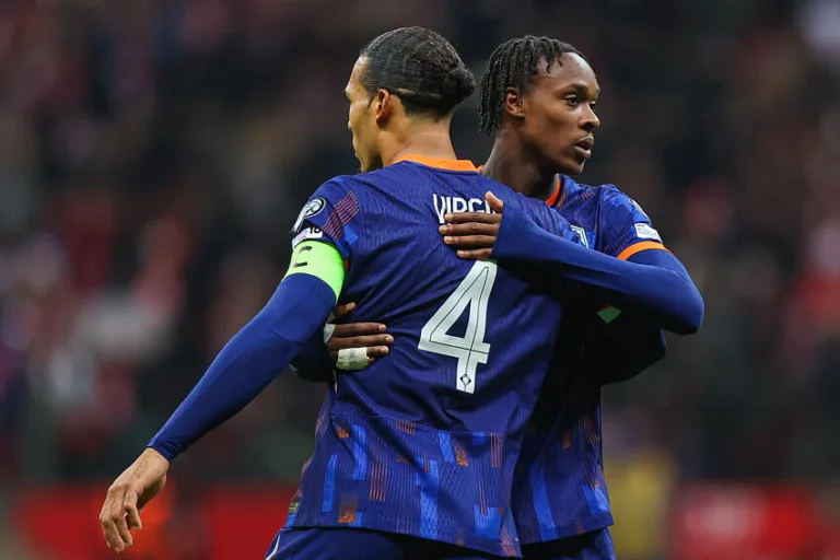 Emegha lors de Pologne - Pays-Bas