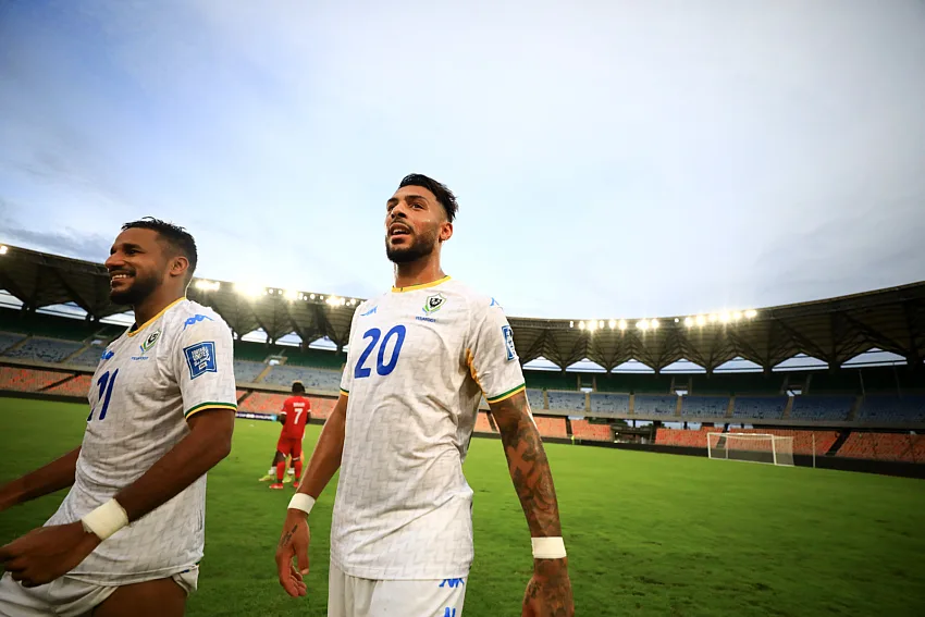 Jim Allevinah et Denis Bouanga avec le Gabon en 2023