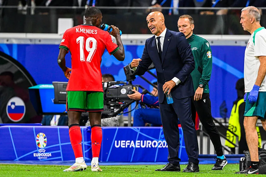Nuno Mendes et Roberto Martinez avec le Portugal