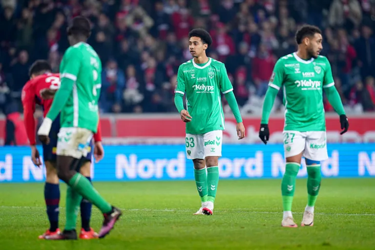 Djylian N'Guessan avec l'ASSE contre le LOSC