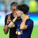 Vitinha avec Luis Enrique avec le PSG