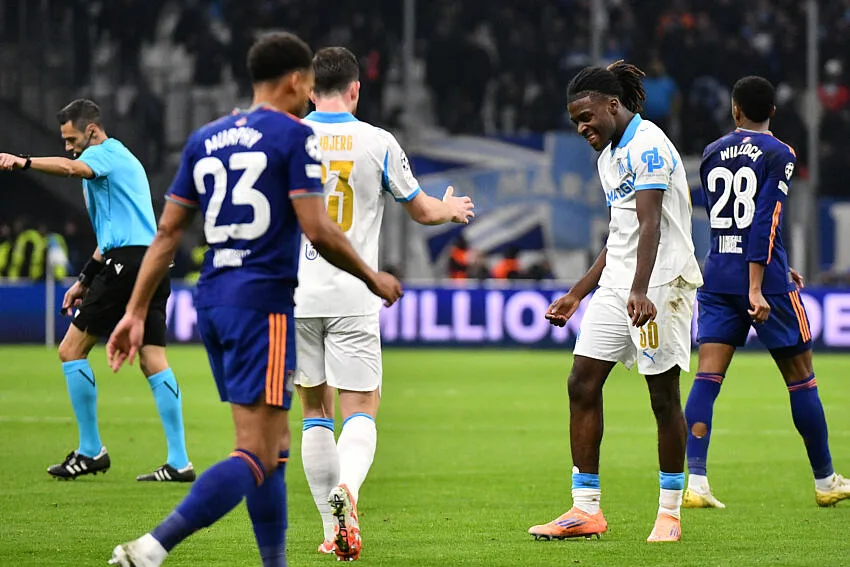 Darryl Bakola avec l'OM contre Newcastle