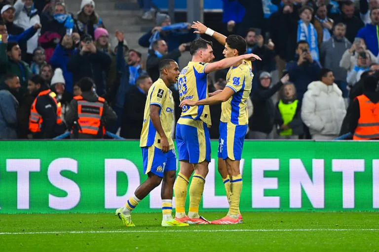 Hojbjerg lors d'OM - TFC, avec Aguerd