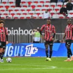 Tom Louchet avec l'OGC Nice contre Angers