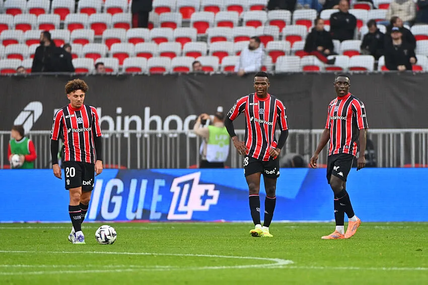 Tom Louchet avec l'OGC Nice contre Angers