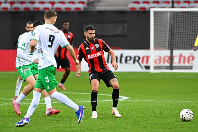 Morgan Sanson avec l'OGC Nice contre l'ASSE
