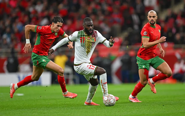 Nayef Aguerd lors de Maroc / Mali