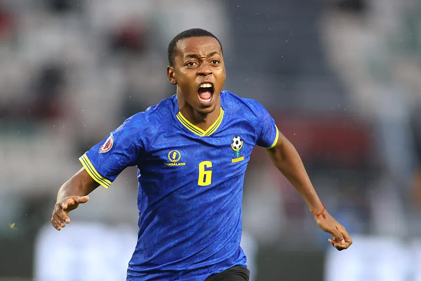 Feisal Salum avec la Tanzanie contre la Tunisie