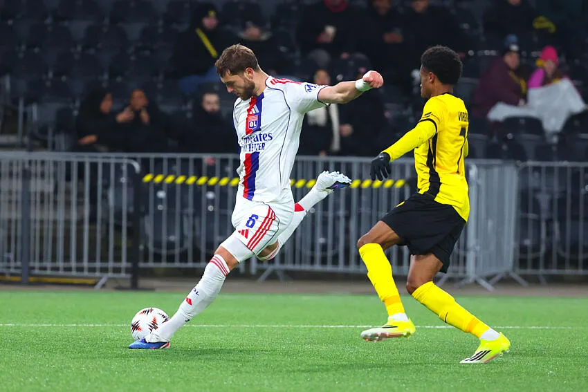 OL – Ce cadre a déjà un pied dans l’avion...