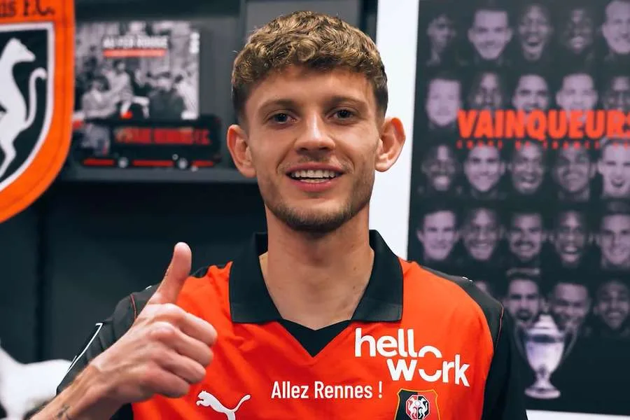 Le Stade Rennais officialise Szymanski et le présente comme le Playmobil qui manquait !