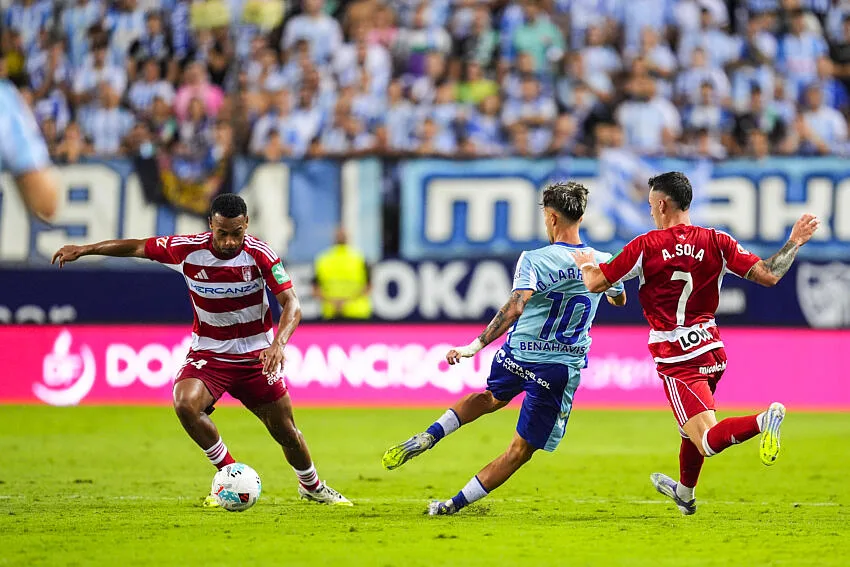 L’AS Saint-Étienne prête à miser gros sur ce défenseur intouchable