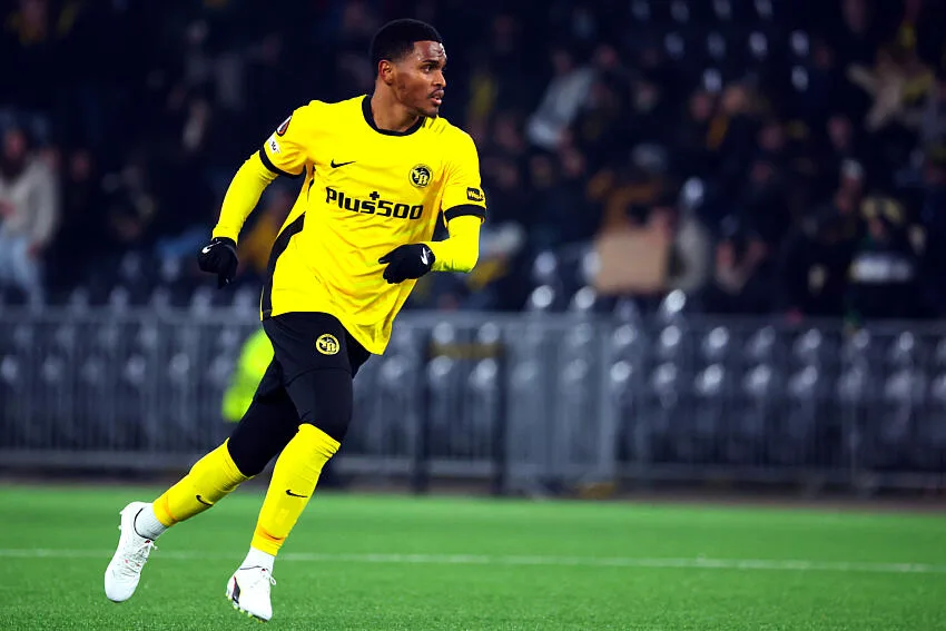 Saint-Étienne un international pour renforcer le milieu !